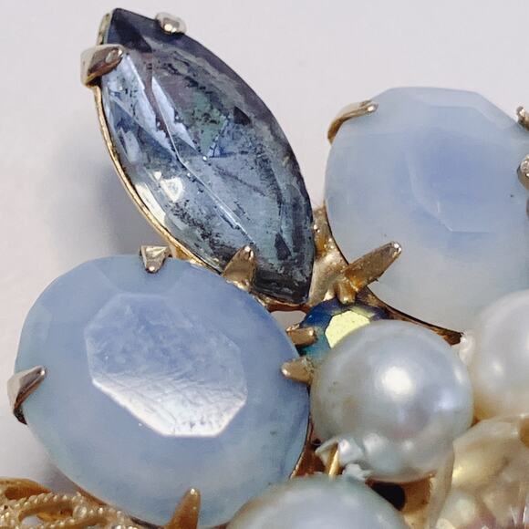 VTG Mid Century Brooch Blue Glass Faux Pearl Rhinestone Cluster Floral Pin 1960s - Picture 6 of 9